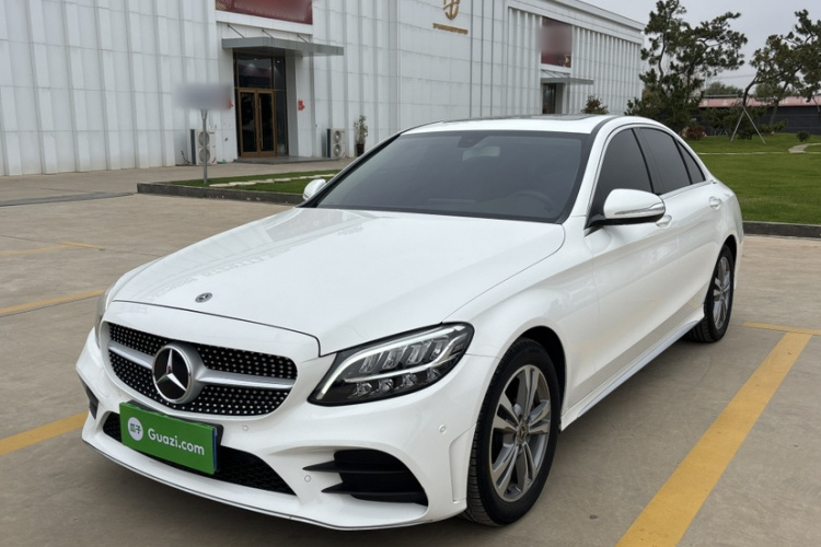 奔驰C级 2019款 C 180 L 时尚型运动版车身外观1