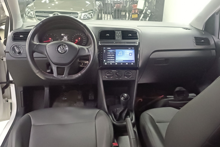 大众 Polo 2016款 1.4L 手动风尚型中控内饰12