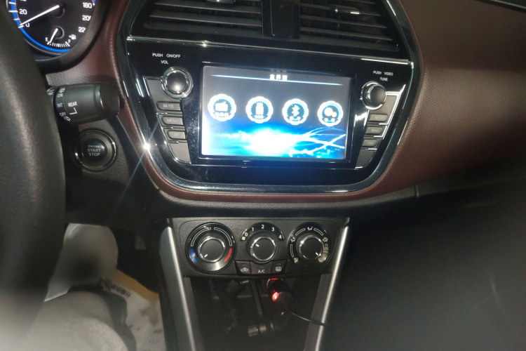 铃木 骁途 2017款 1.6L 手动两驱都市时尚型局部细节16