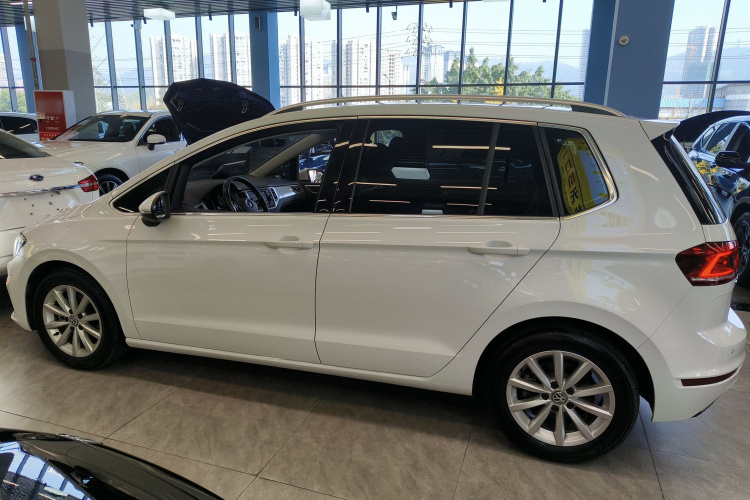 大众 高尔夫·嘉旅 2020款 280TSI 自动好奇型车身外观4