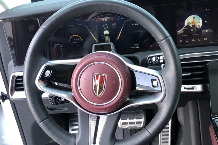 红旗E-HS9 2022款 660km 旗畅版 六座中控内饰7005