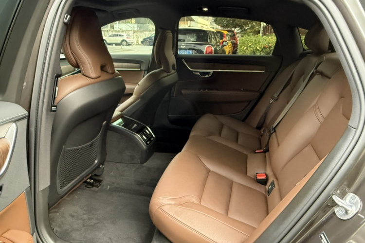 沃尔沃S90 2025款 B5 智远豪华版中控内饰7007