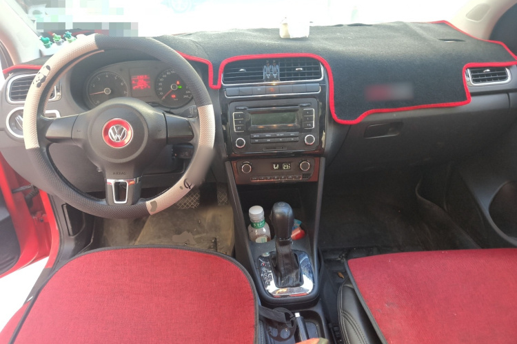 大众 Polo 2011款 1.6L 自动致酷版中控内饰12