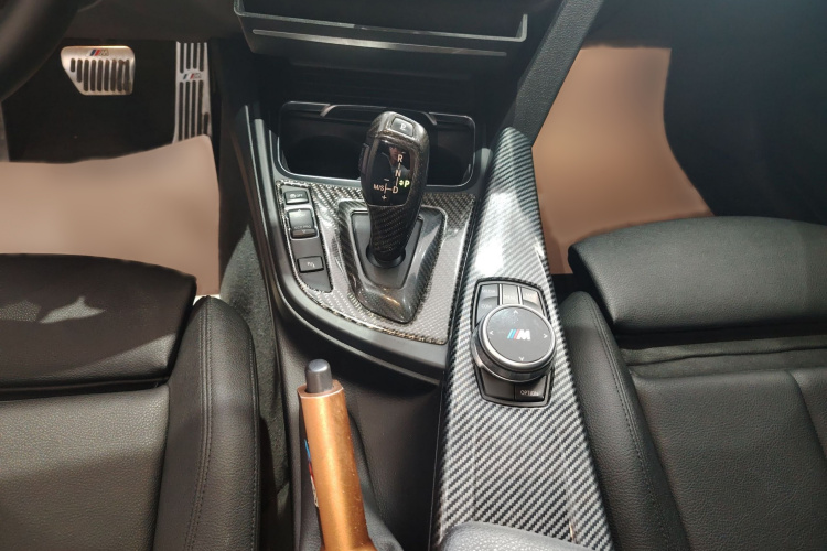 宝马3系GT 2019款 320i M运动套装局部细节18