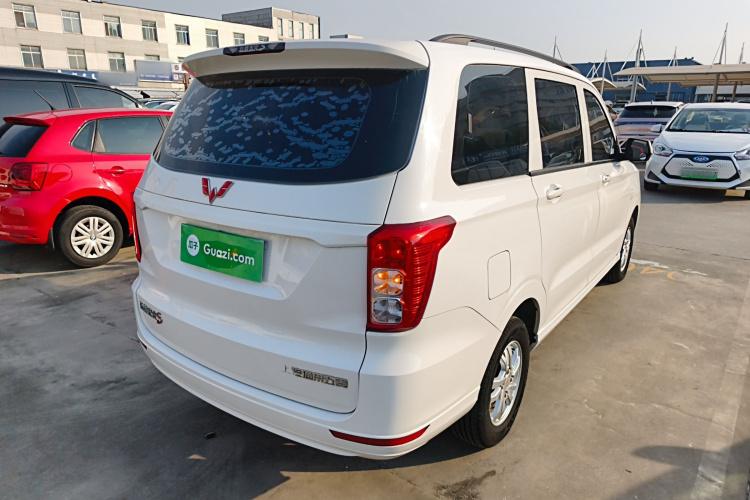 五菱汽车 五菱宏光 2019款 1.5L S标准型国VI LAR车身外观6005