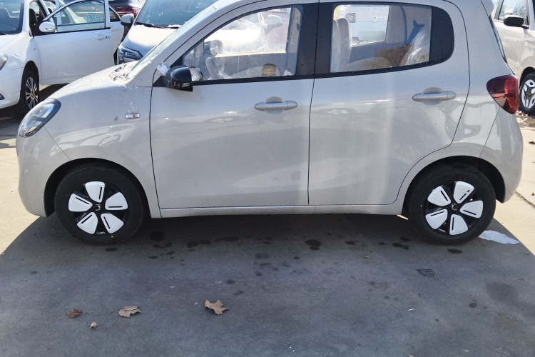 五菱汽车 宏光MINIEV 2025款 四门版 进阶款车身外观4