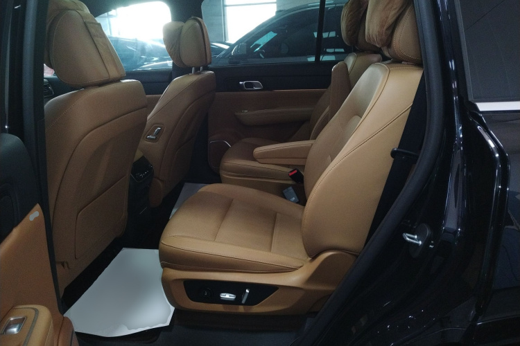 理想汽车 理想ONE 2021款 增程6座版中控内饰21