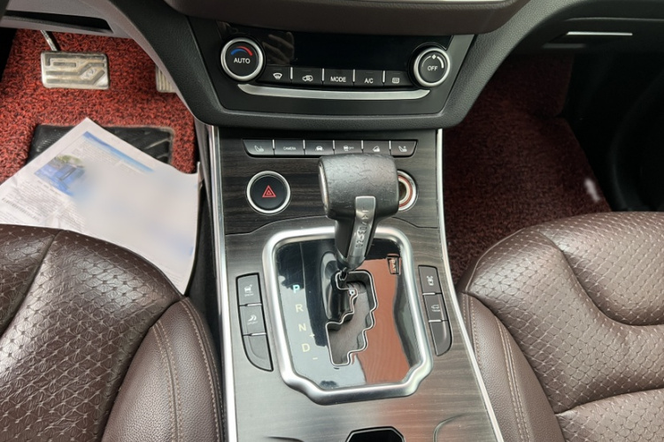 陆风X7 2015款 2.0T 全景尊贵版中控内饰7004