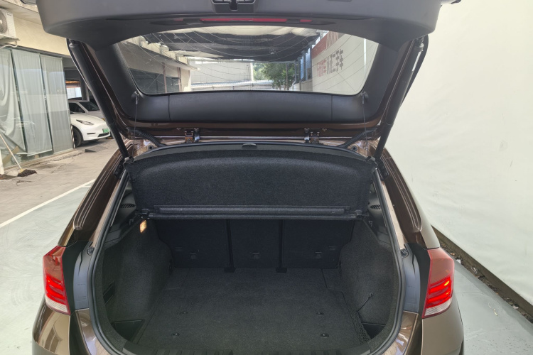 宝马X1 2013款 sDrive18i 时尚型车身外观6014