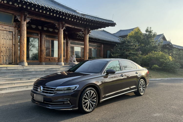 大众 辉昂 2016款 380TSI 两驱至尊版车身外观1