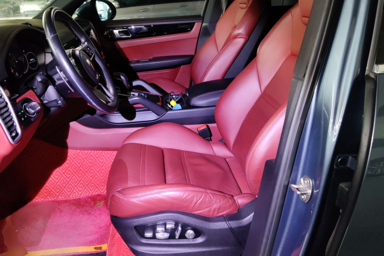 保时捷 Cayenne新能源 2019款 Cayenne E-Hybrid 2.0T局部细节19