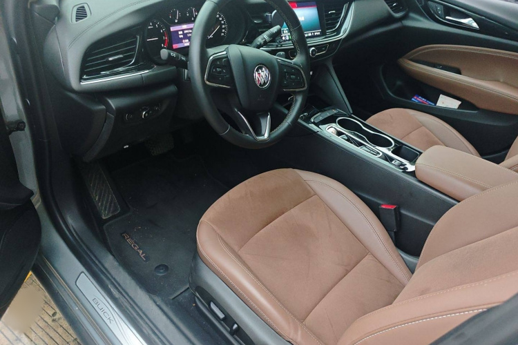 别克 君威 2023款 552T 智享型中控内饰7003