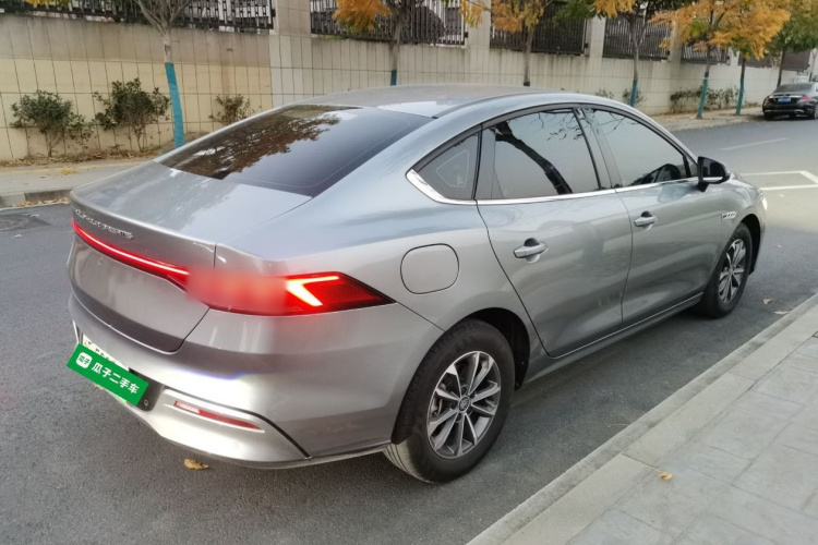 比亚迪 秦PLUS 2023款 冠军版 DM-i 55KM领先型车身外观6005