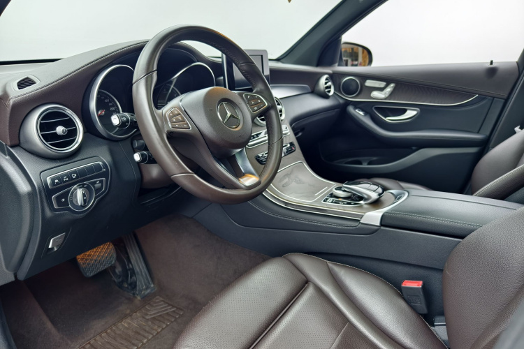 奔驰GLC 2017款 GLC 300 4MATIC 动感型中控内饰7002