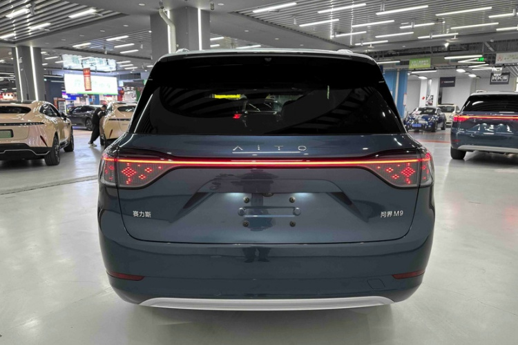 鸿蒙智行 问界M9 2024款 增程 Ultra版 52kWh 5座版车身外观6007