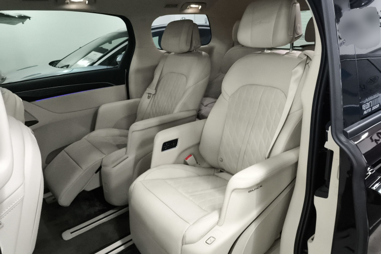 别克GL8 2022款 Avenir艾维亚 六座贤礼版中控内饰21