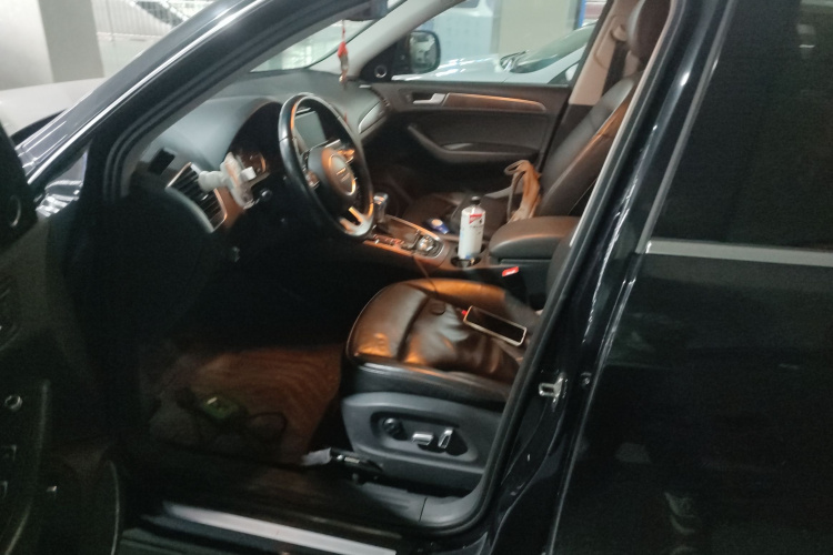 奥迪Q5 2016款 40 TFSI 舒适型中控内饰19