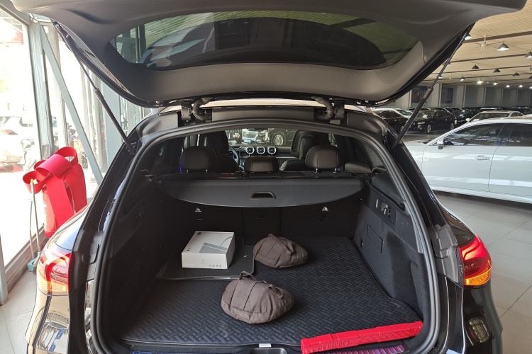 奔驰GLC AMG 2024款 AMG GLC 43 4MATIC机舱底盘23