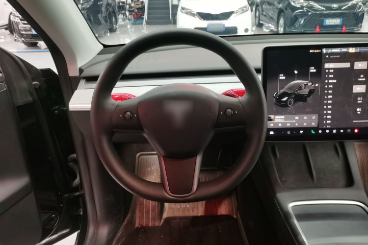 特斯拉 Model Y 2022款 改款 长续航全轮驱动版中控内饰13