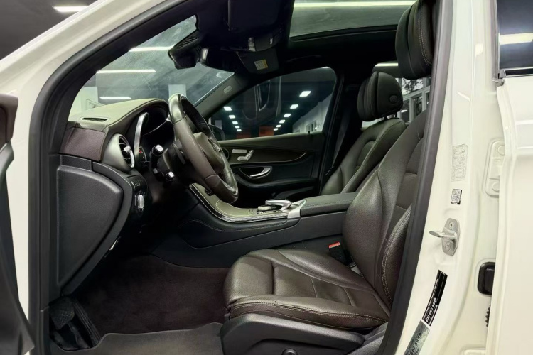 奔驰GLC 2018款 GLC 300 4MATIC 动感型车身外观6004