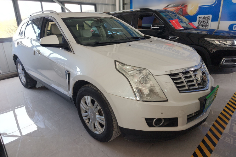 凯迪拉克SRX 2015款 3.0L 精英型车身外观3