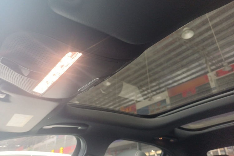 奔驰E级(进口) 2021款 E 260 时尚型运动版局部细节22