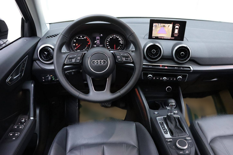 奥迪Q2L 2022款 35 TFSI 时尚致雅型中控内饰7009