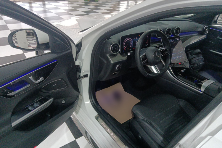 奔驰C级 2023款 改款二 C 260 L 运动版中控内饰20