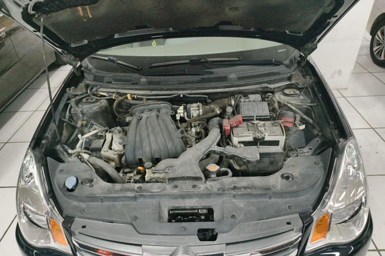 日产 轩逸 2012款 经典 1.6XE 手动舒适版机舱底盘24