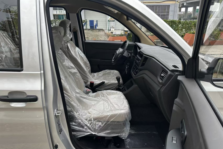 五菱汽车 五菱宏光V 2022款 1.5L劲取版电动助力LAR局部细节41