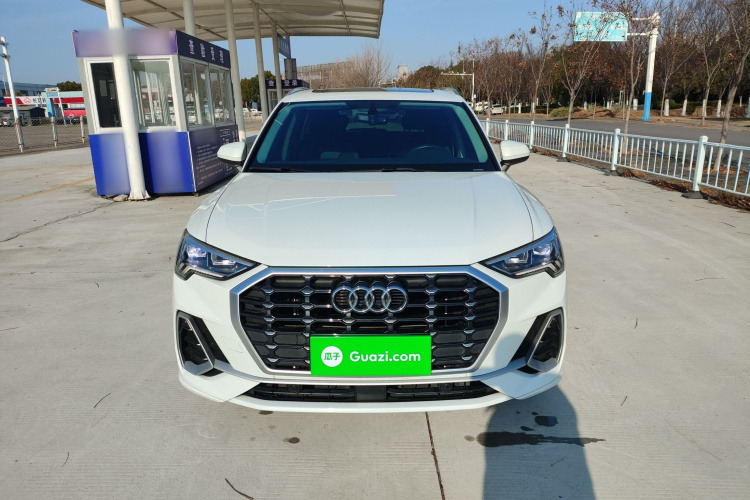 奥迪Q3 2021款 35 TFSI 时尚动感型车身外观2