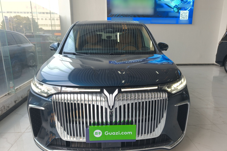 岚图汽车 岚图梦想家 2025款 PHEV 四驱旗舰鲲鹏版车身外观2