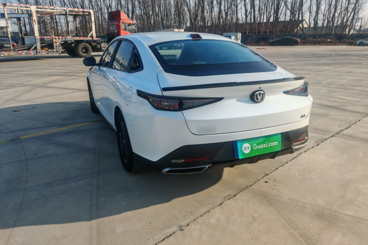 长安 逸达 2023款 蓝鲸NE 1.5T GDI DCT尊享型车身外观6006