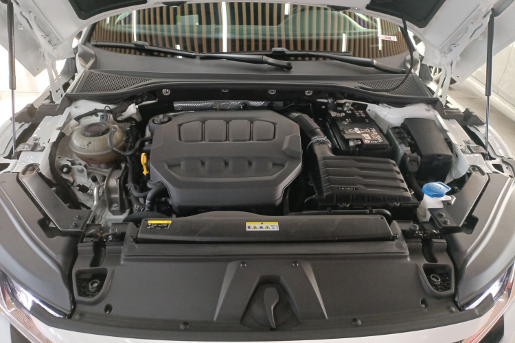 一汽-大众CC 2024款 380TSI 夺目版机舱底盘24