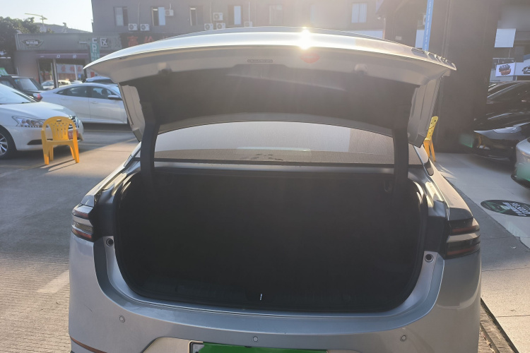 埃安 AION S Plus 2022款 70 智领版机舱底盘23