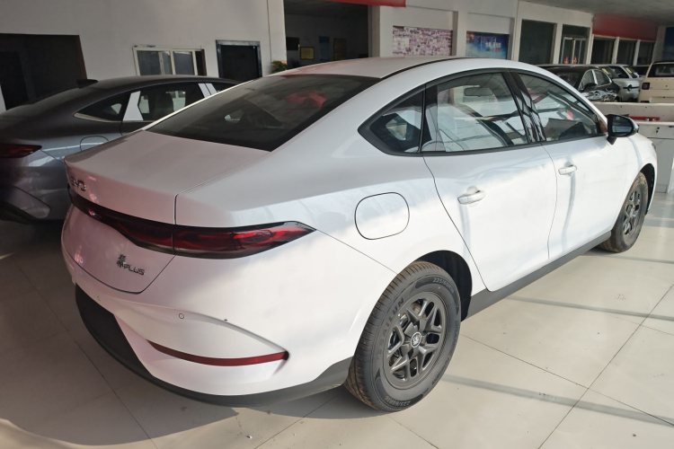 比亚迪 秦PLUS 2025款 DM-i 智驾版 55KM领先型车身外观6003