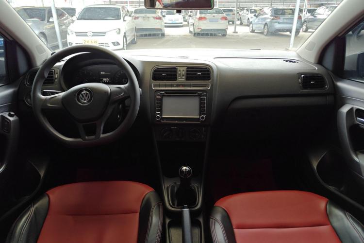 大众 Polo 2016款 1.4L 手动风尚型中控内饰7003