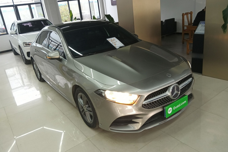 奔驰A级 2020款 改款 A 180 L 运动轿车特殊配置车身外观3