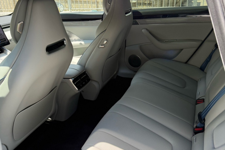 鸿蒙智行 智界S7 2025款 855km Max中控内饰7003