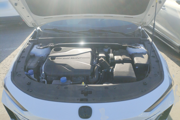 长安UNI-V 2022款 1.5T 尊贵型局部细节24