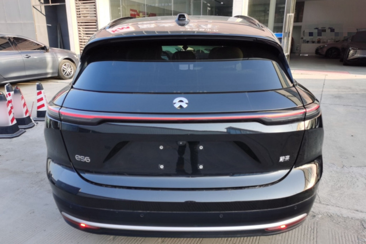 蔚来ES6 2024款 75kWh车身外观6