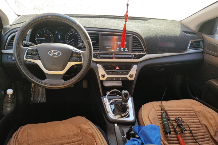 现代 领动 2016款 1.6L 自动智炫·精英型中控内饰12