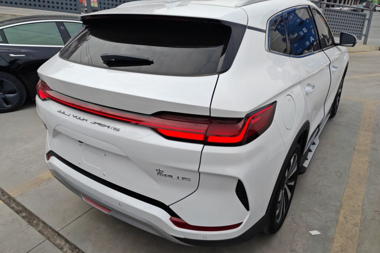 比亚迪 宋PLUS新能源 2023款 冠军版 DM-i 110KM 旗舰PLUS车身外观6005