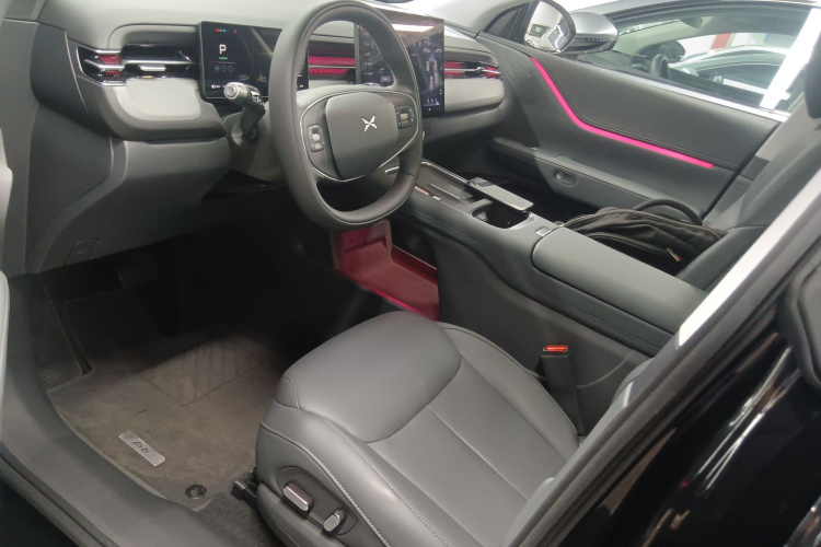 小鹏G6 2025款 625 长续航 Max 科技版中控内饰19