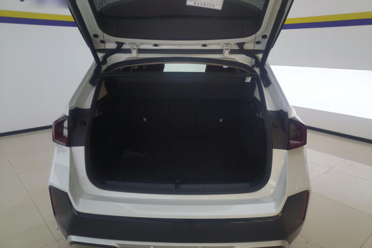 宝马X1 2023款 sDrive25Li M运动套装机舱底盘23