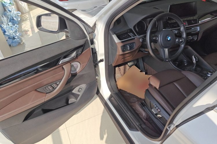 宝马X1 2021款 改款 sDrive25Li 领先型中控内饰20