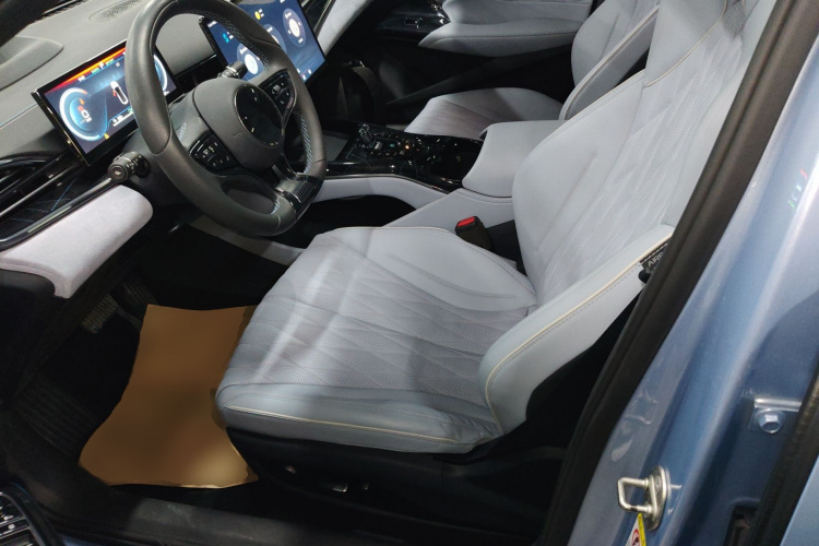 比亚迪 海豹 2022款 650km 四驱性能版中控内饰19