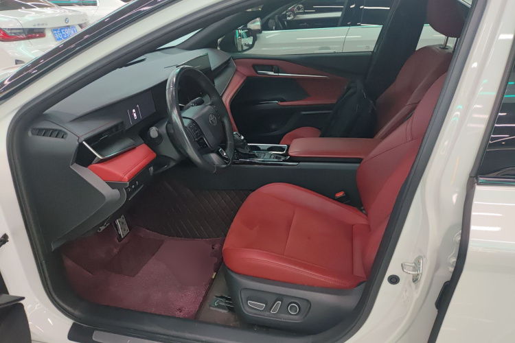 丰田 凯美瑞 2024款 双擎 2.0HXS 运动Plus版局部细节19