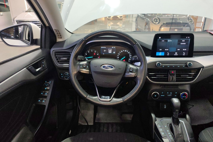 福特 福克斯 2020款 三厢 1.5L 自动锋跃型中控内饰13