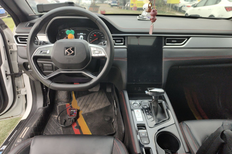 思皓A5 2023款 1.5T CVT豪华舒享型中控内饰12